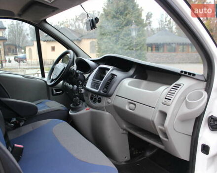 Белый Рено Трафик, объемом двигателя 2 л и пробегом 272 тыс. км за 13598 $, фото 14 на Automoto.ua