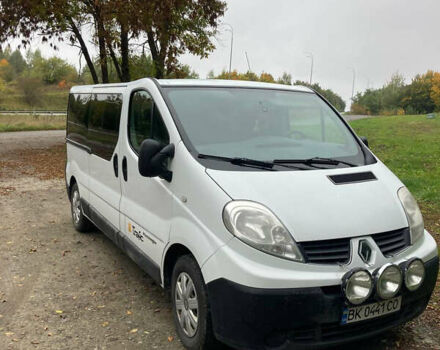 Білий Рено Трафік, об'ємом двигуна 2 л та пробігом 271 тис. км за 11500 $, фото 4 на Automoto.ua