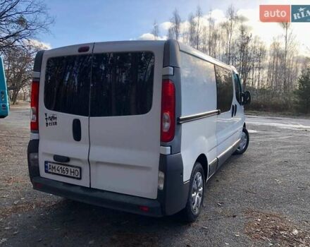 Белый Рено Трафик, объемом двигателя 2 л и пробегом 325 тыс. км за 9400 $, фото 2 на Automoto.ua