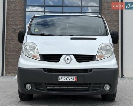 Белый Рено Трафик, объемом двигателя 2 л и пробегом 220 тыс. км за 14690 $, фото 5 на Automoto.ua