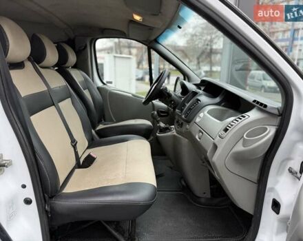 Білий Рено Трафік, об'ємом двигуна 2 л та пробігом 385 тис. км за 11000 $, фото 9 на Automoto.ua