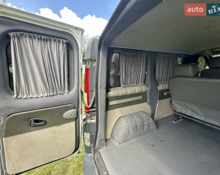 Белый Рено Трафик, объемом двигателя 2 л и пробегом 300 тыс. км за 9300 $, фото 23 на Automoto.ua