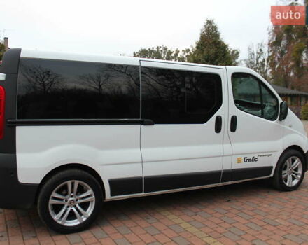 Белый Рено Трафик, объемом двигателя 2 л и пробегом 272 тыс. км за 13598 $, фото 5 на Automoto.ua