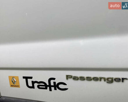 Білий Рено Трафік, об'ємом двигуна 2 л та пробігом 271 тис. км за 11500 $, фото 2 на Automoto.ua
