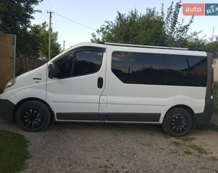 Белый Рено Трафик, объемом двигателя 2 л и пробегом 300 тыс. км за 9500 $, фото 19 на Automoto.ua