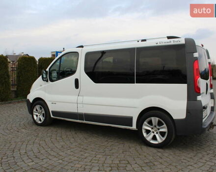 Белый Рено Трафик, объемом двигателя 2 л и пробегом 283 тыс. км за 11550 $, фото 4 на Automoto.ua