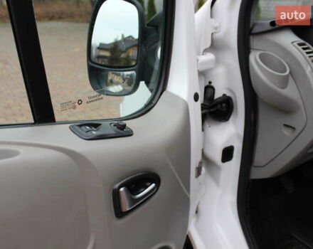 Белый Рено Трафик, объемом двигателя 2 л и пробегом 272 тыс. км за 13598 $, фото 13 на Automoto.ua