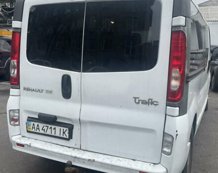 Белый Рено Трафик, объемом двигателя 2 л и пробегом 385 тыс. км за 12000 $, фото 2 на Automoto.ua