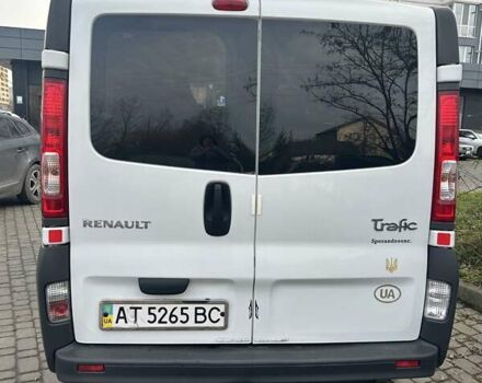 Білий Рено Трафік, об'ємом двигуна 2 л та пробігом 200 тис. км за 13800 $, фото 3 на Automoto.ua