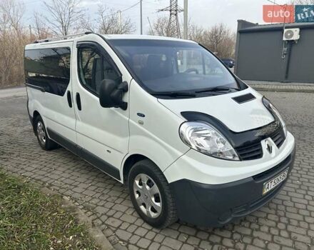 Білий Рено Трафік, об'ємом двигуна 2 л та пробігом 200 тис. км за 13800 $, фото 2 на Automoto.ua