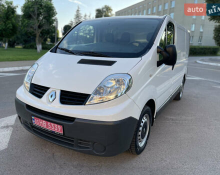 Белый Рено Трафик, объемом двигателя 2 л и пробегом 233 тыс. км за 11800 $, фото 6 на Automoto.ua