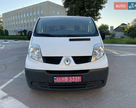 Белый Рено Трафик, объемом двигателя 2 л и пробегом 233 тыс. км за 11800 $, фото 3 на Automoto.ua