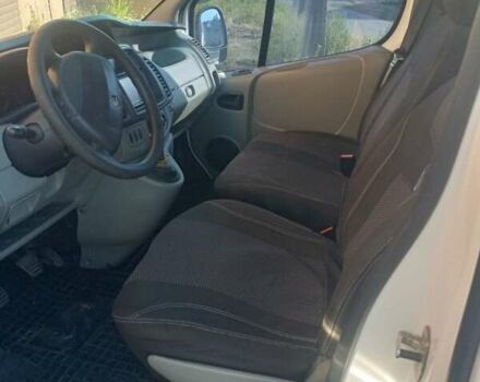 Белый Рено Трафик, объемом двигателя 2 л и пробегом 400 тыс. км за 9500 $, фото 2 на Automoto.ua