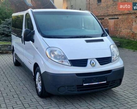 Белый Рено Трафик, объемом двигателя 2 л и пробегом 281 тыс. км за 10000 $, фото 4 на Automoto.ua