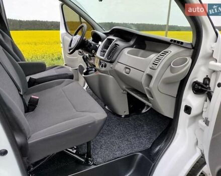 Белый Рено Трафик, объемом двигателя 2 л и пробегом 212 тыс. км за 13999 $, фото 30 на Automoto.ua