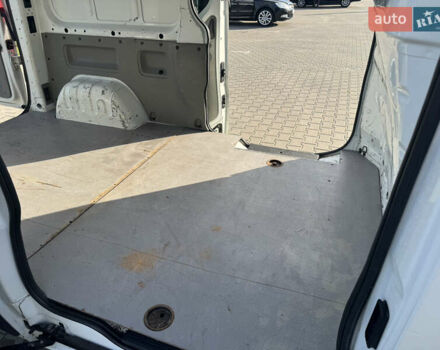 Белый Рено Трафик, объемом двигателя 2 л и пробегом 373 тыс. км за 12500 $, фото 7 на Automoto.ua