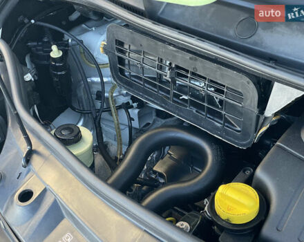 Белый Рено Трафик, объемом двигателя 2 л и пробегом 208 тыс. км за 12900 $, фото 37 на Automoto.ua