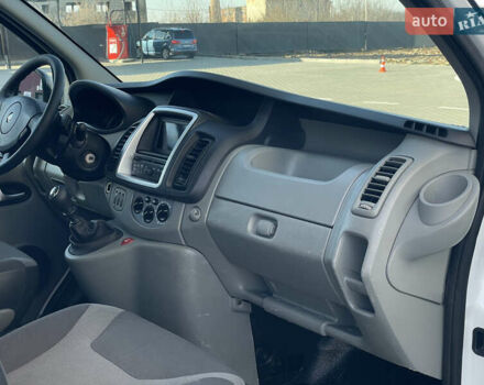 Белый Рено Трафик, объемом двигателя 2 л и пробегом 208 тыс. км за 12900 $, фото 29 на Automoto.ua