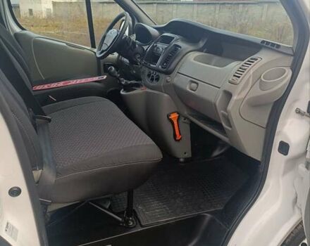 Белый Рено Трафик, объемом двигателя 2 л и пробегом 210 тыс. км за 12300 $, фото 8 на Automoto.ua