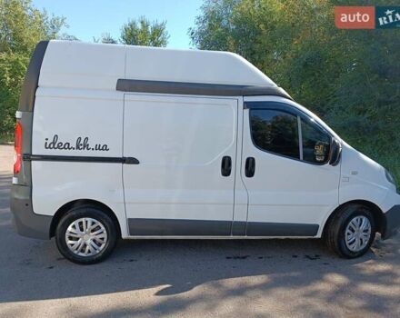 Білий Рено Трафік, об'ємом двигуна 2 л та пробігом 299 тис. км за 9999 $, фото 1 на Automoto.ua