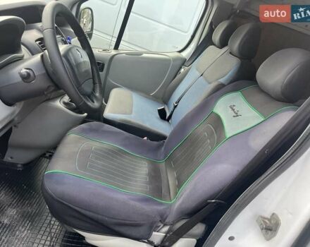 Белый Рено Трафик, объемом двигателя 2 л и пробегом 321 тыс. км за 8800 $, фото 7 на Automoto.ua