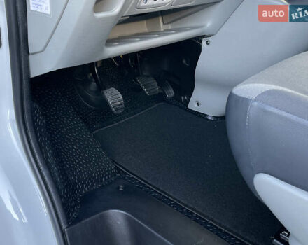 Белый Рено Трафик, объемом двигателя 2 л и пробегом 208 тыс. км за 12900 $, фото 23 на Automoto.ua