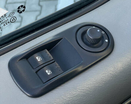 Белый Рено Трафик, объемом двигателя 2 л и пробегом 208 тыс. км за 12900 $, фото 31 на Automoto.ua