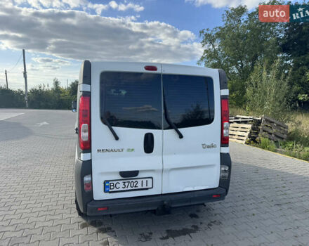 Білий Рено Трафік, об'ємом двигуна 2 л та пробігом 373 тис. км за 12200 $, фото 5 на Automoto.ua