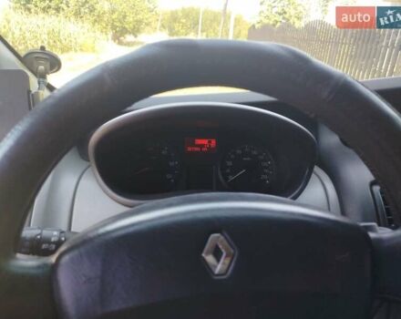 Белый Рено Трафик, объемом двигателя 2 л и пробегом 317 тыс. км за 10500 $, фото 2 на Automoto.ua