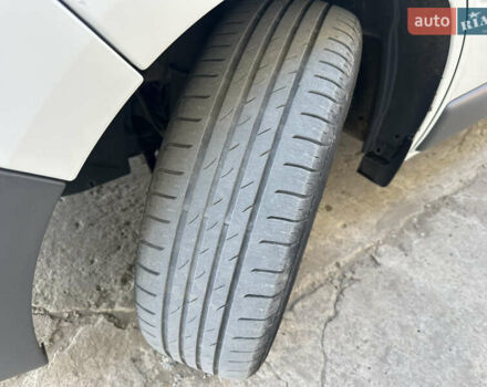 Белый Рено Трафик, объемом двигателя 2 л и пробегом 400 тыс. км за 8500 $, фото 2 на Automoto.ua