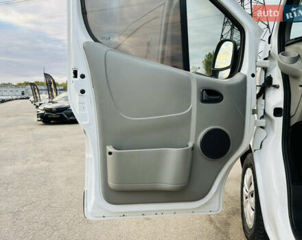 Белый Рено Трафик, объемом двигателя 2 л и пробегом 342 тыс. км за 8800 $, фото 15 на Automoto.ua