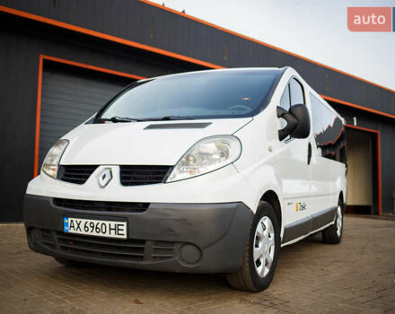 Білий Рено Трафік, об'ємом двигуна 2 л та пробігом 251 тис. км за 13100 $, фото 4 на Automoto.ua