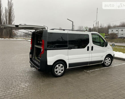 Білий Рено Трафік, об'ємом двигуна 2 л та пробігом 200 тис. км за 13500 $, фото 3 на Automoto.ua