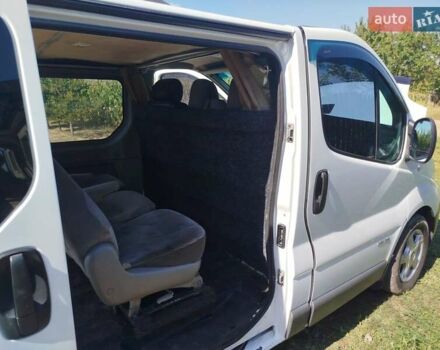 Белый Рено Трафик, объемом двигателя 2 л и пробегом 317 тыс. км за 10500 $, фото 18 на Automoto.ua