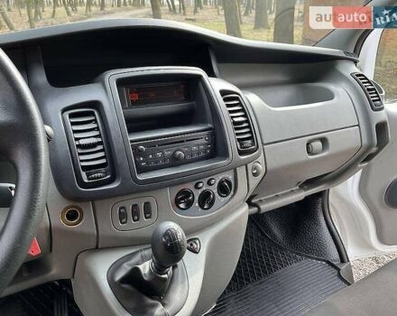 Білий Рено Трафік, об'ємом двигуна 2 л та пробігом 315 тис. км за 13300 $, фото 13 на Automoto.ua