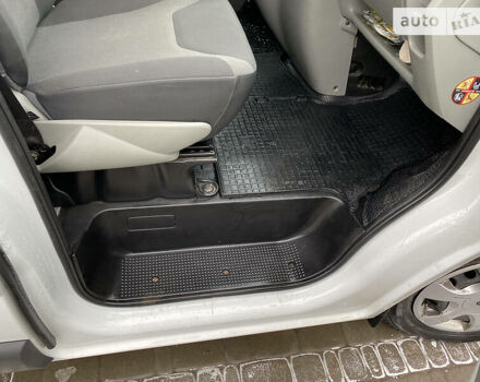 Білий Рено Трафік, об'ємом двигуна 2 л та пробігом 200 тис. км за 13500 $, фото 18 на Automoto.ua