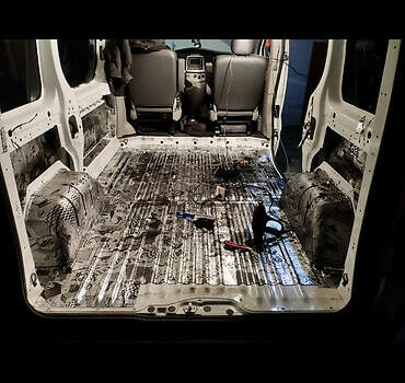 Білий Рено Трафік, об'ємом двигуна 2 л та пробігом 200 тис. км за 13500 $, фото 27 на Automoto.ua