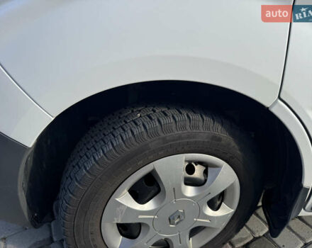 Белый Рено Трафик, объемом двигателя 2 л и пробегом 373 тыс. км за 12500 $, фото 18 на Automoto.ua