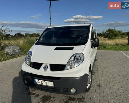 Белый Рено Трафик, объемом двигателя 2 л и пробегом 373 тыс. км за 12500 $, фото 1 на Automoto.ua
