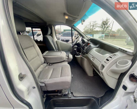 Білий Рено Трафік, об'ємом двигуна 2 л та пробігом 251 тис. км за 13100 $, фото 17 на Automoto.ua