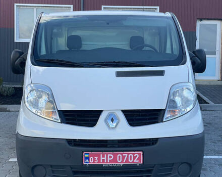 Белый Рено Трафик, объемом двигателя 2 л и пробегом 208 тыс. км за 12900 $, фото 2 на Automoto.ua