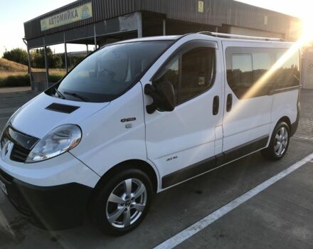 Белый Рено Трафик, объемом двигателя 2 л и пробегом 275 тыс. км за 11900 $, фото 2 на Automoto.ua