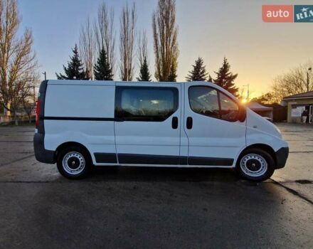 Белый Рено Трафик, объемом двигателя 2 л и пробегом 224 тыс. км за 11999 $, фото 2 на Automoto.ua