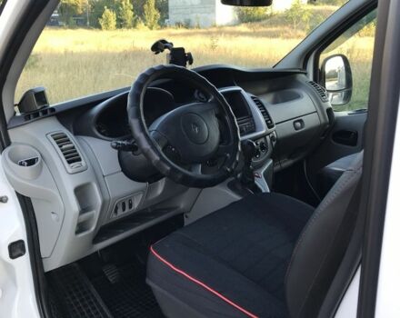 Белый Рено Трафик, объемом двигателя 2 л и пробегом 275 тыс. км за 11900 $, фото 3 на Automoto.ua