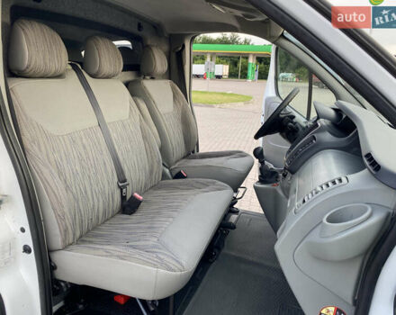 Белый Рено Трафик, объемом двигателя 2 л и пробегом 257 тыс. км за 11950 $, фото 36 на Automoto.ua