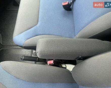 Белый Рено Трафик, объемом двигателя 2 л и пробегом 189 тыс. км за 13600 $, фото 65 на Automoto.ua