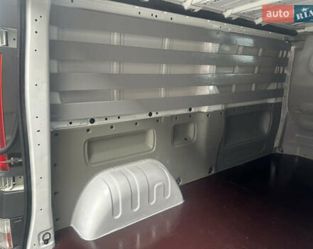 Белый Рено Трафик, объемом двигателя 2 л и пробегом 189 тыс. км за 13600 $, фото 39 на Automoto.ua