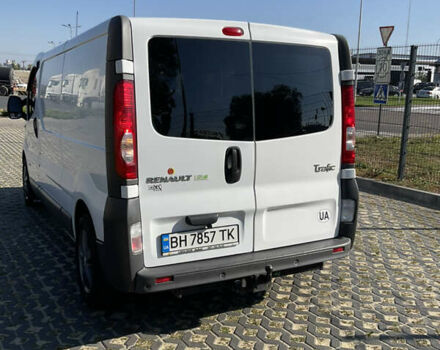 Белый Рено Трафик, объемом двигателя 2 л и пробегом 210 тыс. км за 13500 $, фото 6 на Automoto.ua