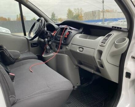 Рено Трафик 2014 в Полтаве на Automoto.ua Белый Рено Трафик, объемом двигателя 2 л и пробегом 360 тыс. км за 10419 $, фото 6 на Automoto.ua