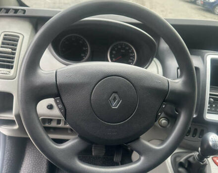 Белый Рено Трафик, объемом двигателя 2 л и пробегом 189 тыс. км за 13600 $, фото 63 на Automoto.ua